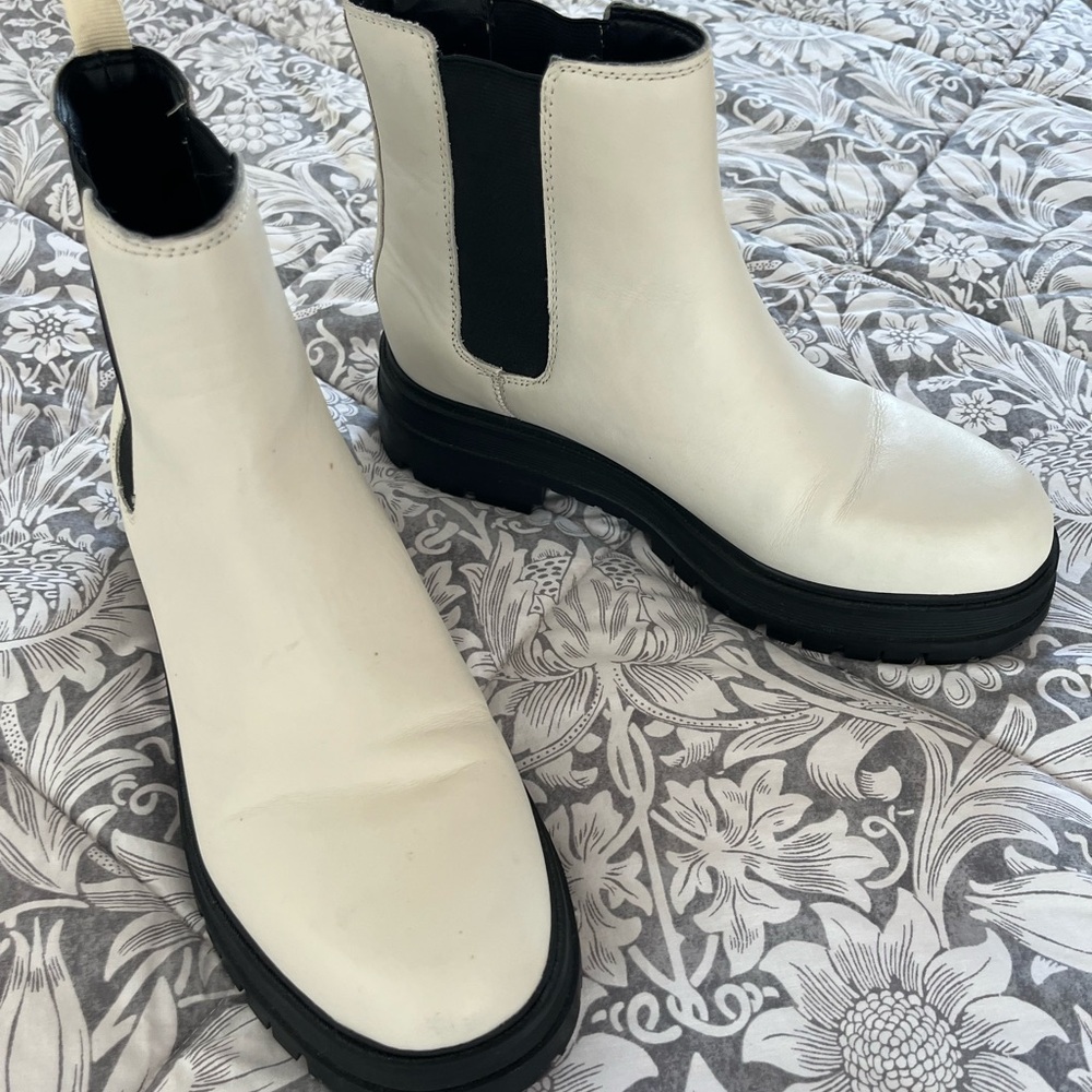 Marc Fisher Chelsea boots